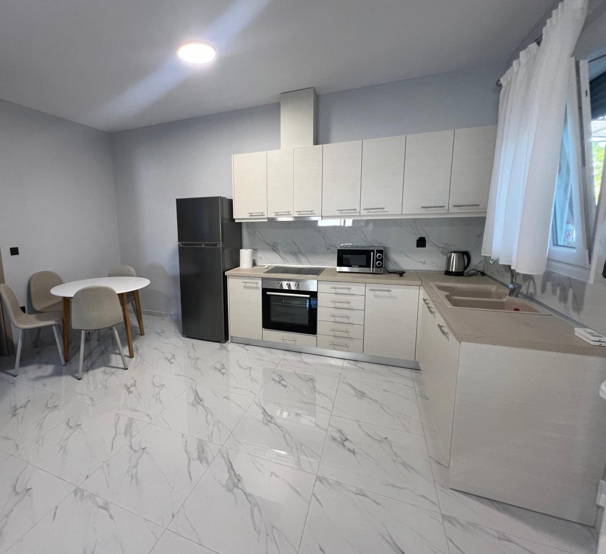Apartments Korinós エクステリア 写真